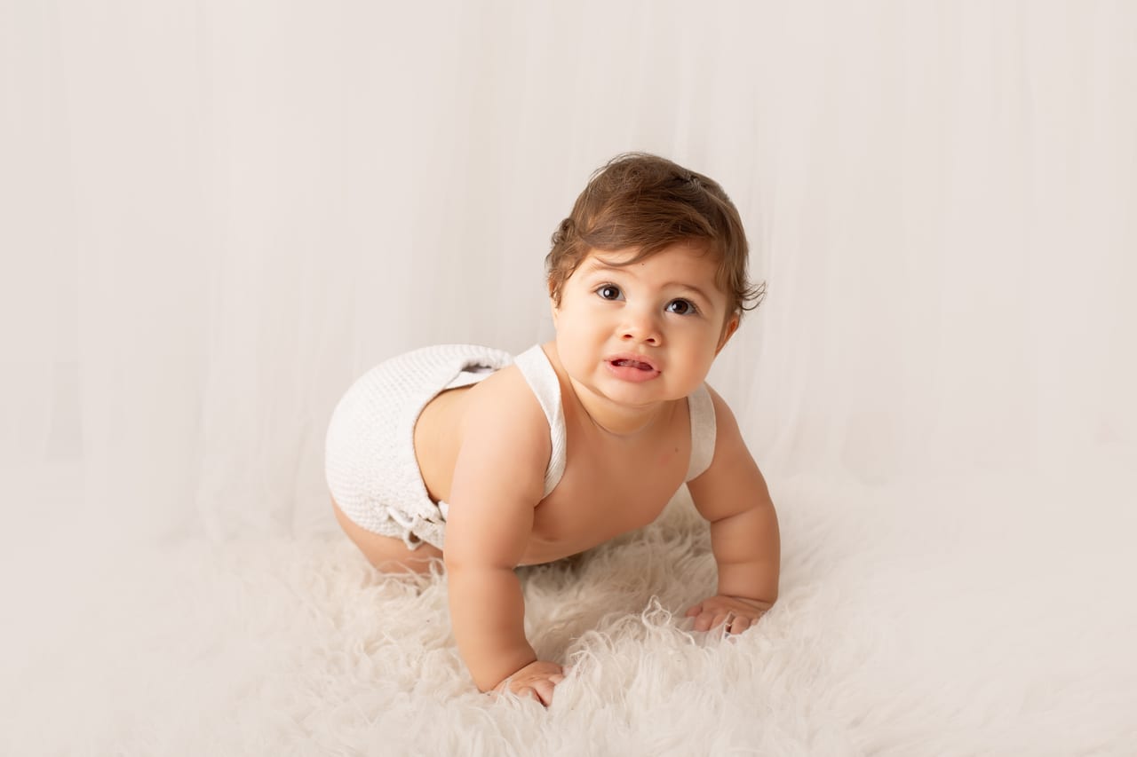 Acompanhamento 1.º ano, bebé aos 9 meses a gatinhar, Susana Schmitz Fotografia